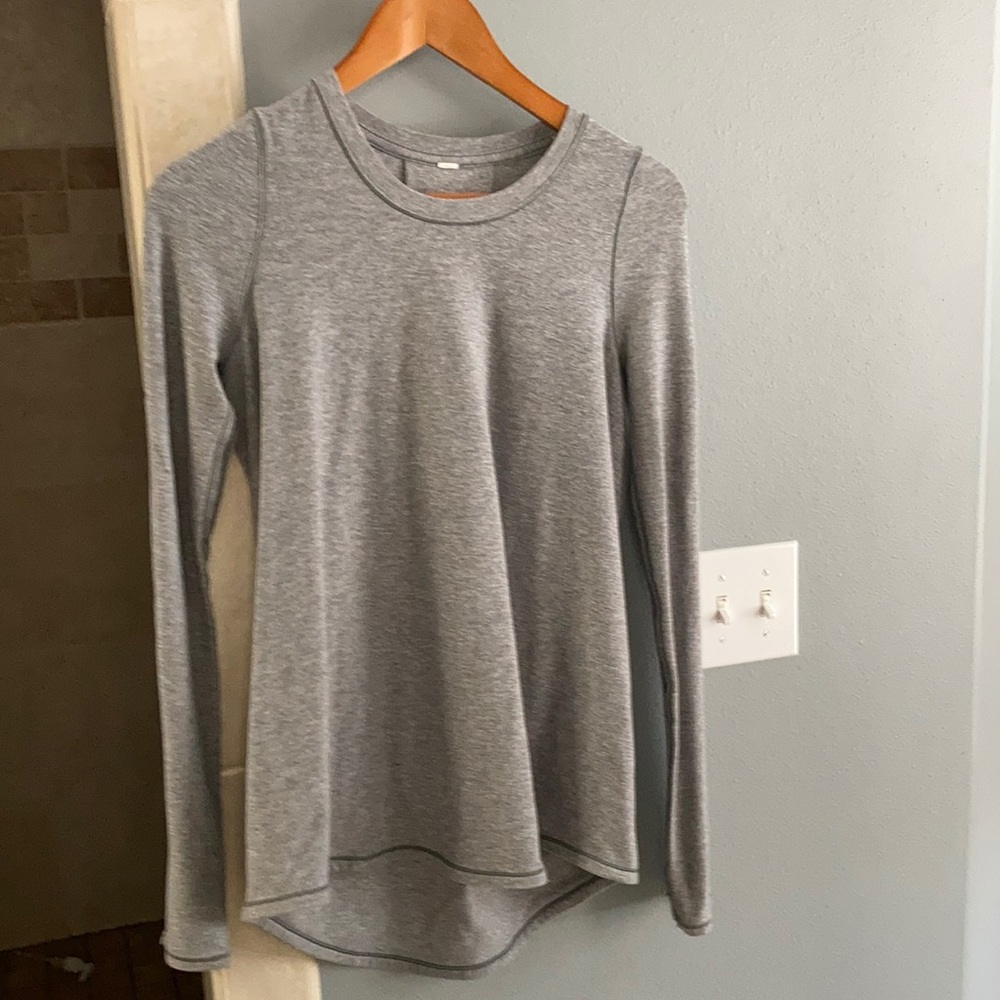 Lululemon Tuck and Flow